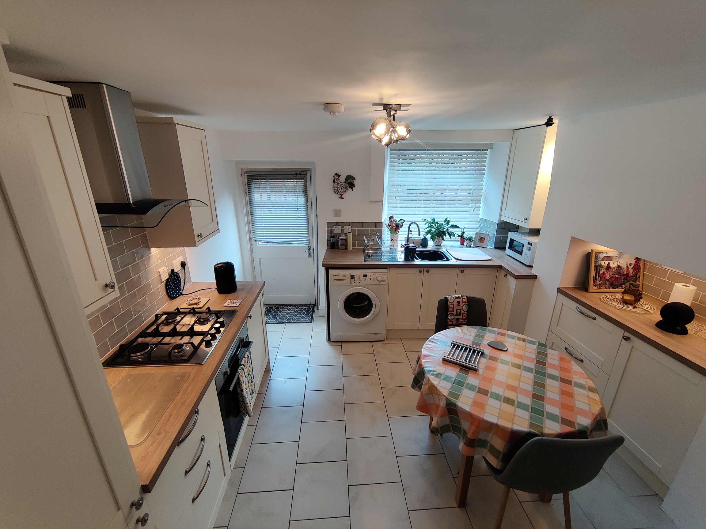 You are currently viewing Basement Kitchen Fitting in Broadbottom